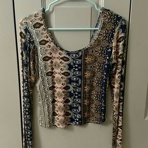 Long sleeve crop top